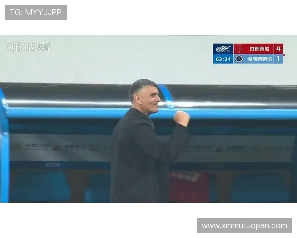 争议不断何超遭撞倒裁判无视点球海港进球被判无效引发热议 争议不断何超遭撞倒裁判无视点球海港进球被判无效引发热议